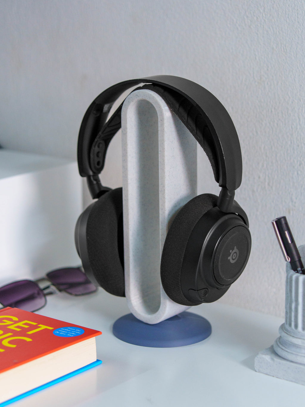 Echo 01 - Headphone Stand